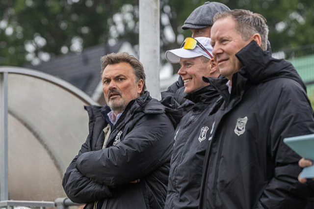 Transfer – Trainer | SV Den Hoorn en Ronald Hes na dit seizoen uit elkaar